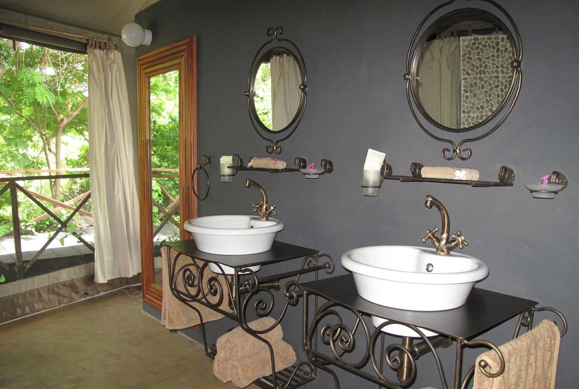 Blue Zebra Island Lodge Senga ภายนอก รูปภาพ